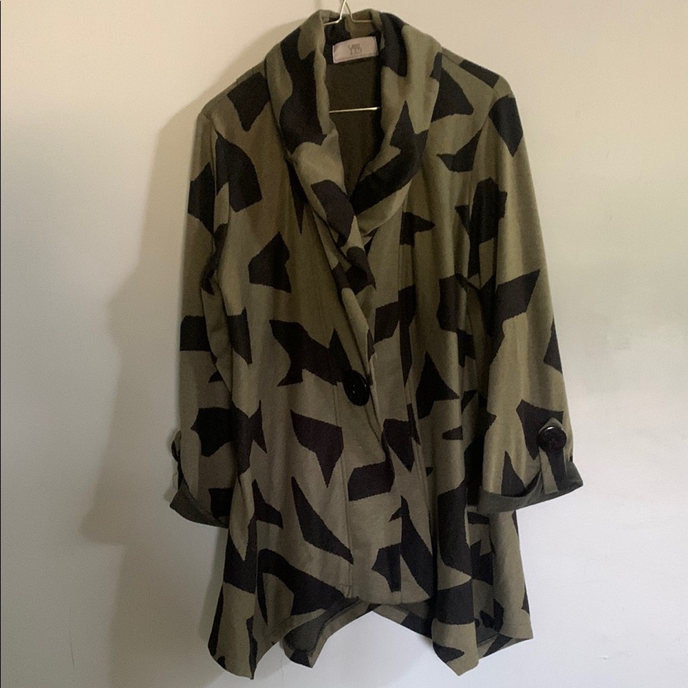 Chic Green and Black Cardigan Sweater